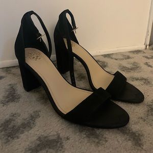 VINCE CAMUTO black strappy block heeled sandal